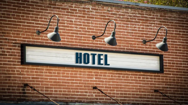 Straßenschild zum Hotel — Stockfoto