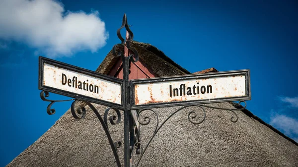 Инфляция улиц против дефляции — стоковое фото