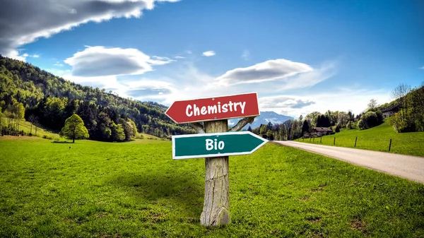 Pouliční znak BIO versus chemie — Stock fotografie