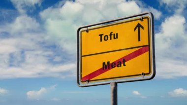 Sokak İşareti Tofu 'ya karşı Et Yolu