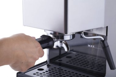 Portafilter espresso makinesi için ayarlama, kahve yapma, aşamaları izole beyaz arka plan üzerinde