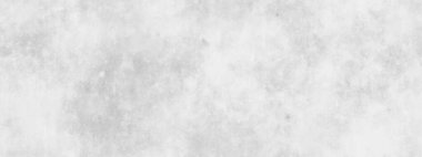 Alçılı uzun panoramik beton duvar