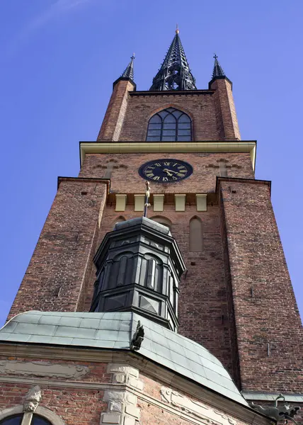 Stockholm, İsveç: Riddarholmskyrkan. 7 Temmuz 2017. Kilise, İsveç 'in merkezindeki küçük bir ada olan Riddarholmen 