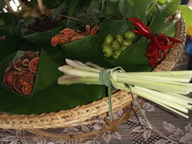 yemek pişirmek için Tay otlar