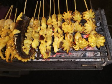 Fırında kalamar ızgarası.