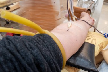 Erkeklerin kan bağışı. Kan nakli. Kimlik tespiti.