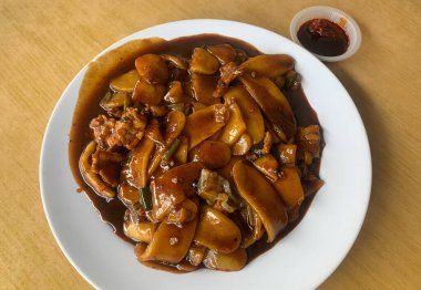 Tavuk Düz Pirinç Erişte Karıştırma Kızartması