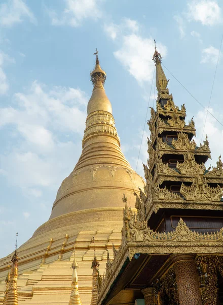 Shwedagon Pagoda Stupa 호출로 알려져 — 스톡 사진