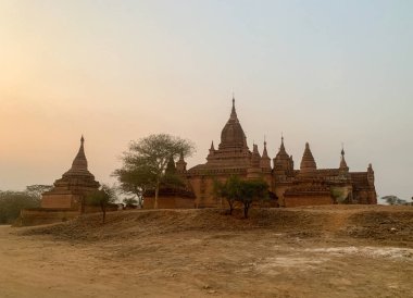 Tapınaklar, pagodalar. Bagan antik bir şehir ve Myanmar 'da UNESCO Dünya Mirasları Alanı' dır..