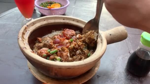 Claypot Chicken Rice Chinese Sausage Steaming Hot Being Stirred Asian — Stock Video