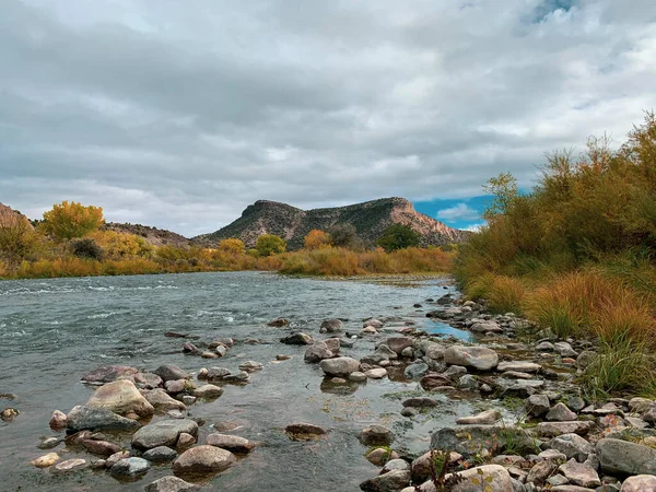 Rio Grande Rocky River Lit Montagne Vue Arrière Plan Sante — Photo