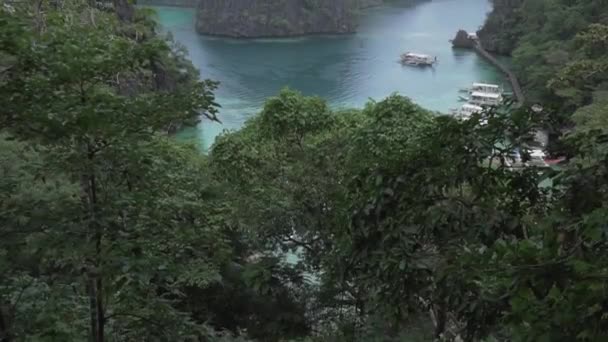 ベイパンニング手のKayangan湖の視点は60Fpsの1080Pのショットを開催した フィリピンのパラワン州コロン — ストック動画