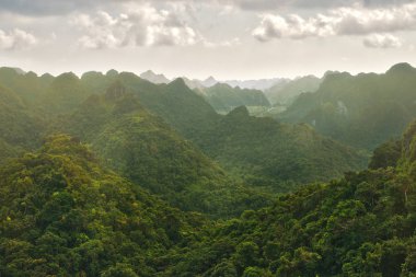 LAN Ha defne deniz manzara Vietnam, kedi Ba adadan görüntülemek