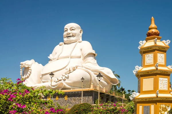 Gran Buddha Blanco Can Tho — Foto de Stock