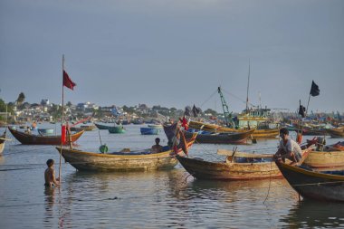 Muine, Vietnam - Mars 22, 2017: Geleneksel ve tipik tekne liman Vietnam, Güneydoğu Asya, MUI Güney Köyü. 