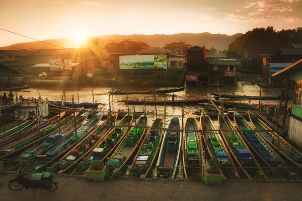 Lago Inle Myanmar Noviembre 2015 Parque Para Barcos Mercado Pequeño — Foto de Stock