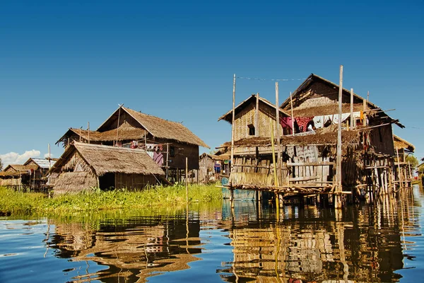 Vista Casas Pueblo Flotante Lago Inle Myanmar — Foto de Stock