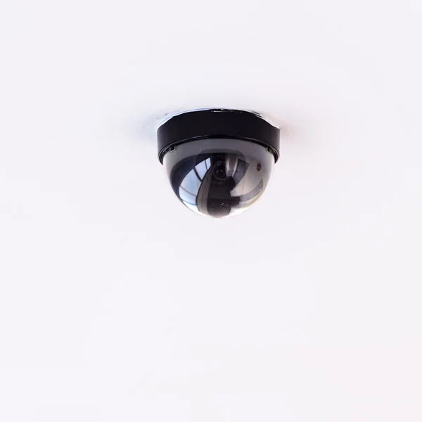 Câmera IR de segurança para monitorar eventos na construção . — Fotografia de Stock