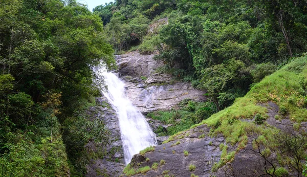 Beautiful waterfall in deep forest in Chiang Mai, Thailand. — Stock Photo, Image