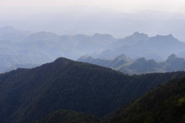 Litle sisli ile güzel dağ silsilesi.