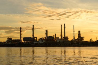 Petrol rafineri tesisi sanayi.