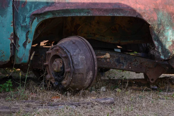 Camion Vieilli Rouillé Dans Une Mine Abandonnée — Photo