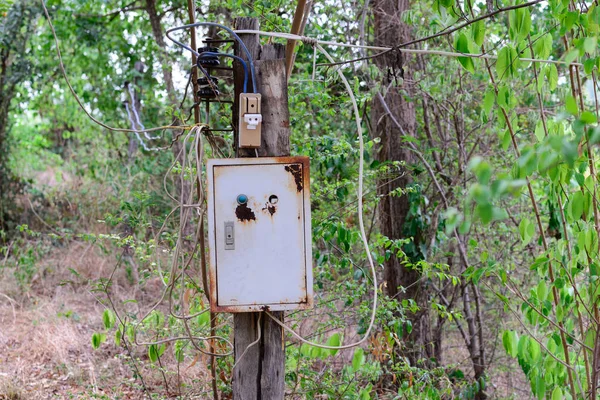 田舎で電気制御パネル. — ストック写真