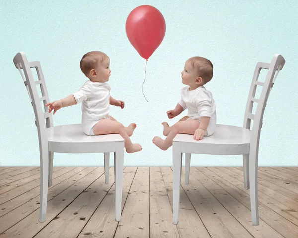 Dialogue of two babies — Stock Photo, Image