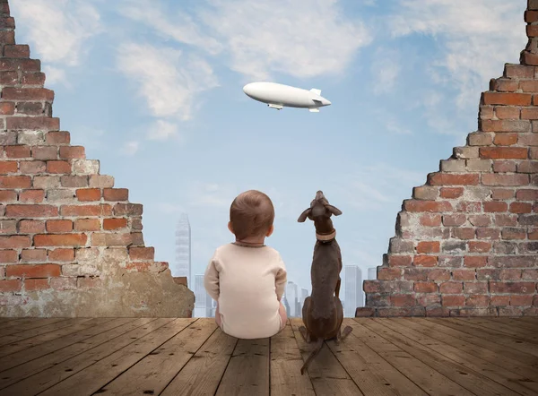 Ребенок и собака Лицензионные Стоковые Фото