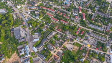 Jekabpils, Letonya Haziran 12019: Jekabpils şehri (Letonya) üzerinde insansız hava aracı uçurma görüntüsü)