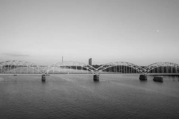 Ryga Łotwa Lipca 2019 Zdjęcie Lotu Drona Panoramicznego Most Kolejowy — Zdjęcie stockowe