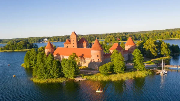 Krásná Letecká Fotografie Dronu Zámku Trakai Který Nachází Uprostřed Jezera — Stock fotografie