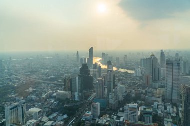 King Power Mahanakhon, Bangkok, Tayland 'dan (dizi) günbatımında Bangkok' un güzel hava manzaralı gökyüzü)