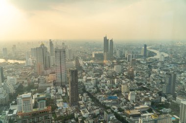 King Power Mahanakhon, Bangkok, Tayland 'dan (dizi) günbatımında Bangkok' un güzel hava manzaralı gökyüzü)