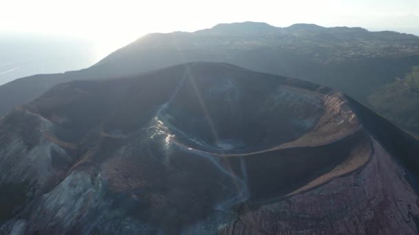 Amazing Grand Vulcano Krateri Nin Güneş Doğduğunda Adada Bulunan Fümerollü — Stok video
