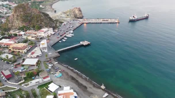 Beautiful Panoramic Aerial Video Flying Drone Rock Vulcano Island Ship — стоковое видео
