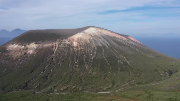 Belo Vídeo Aéreo Panorâmico Drone Voador Rochas Ilha Vulcano Azul — Vídeo de Stock