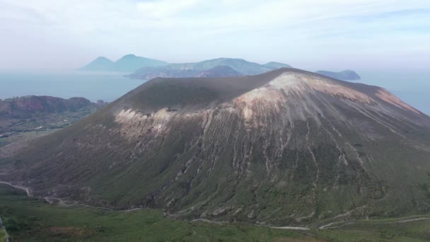 Belo Vídeo Aéreo Drone Voador Incrível Cratera Vulcânica Com Fumarolas — Vídeo de Stock