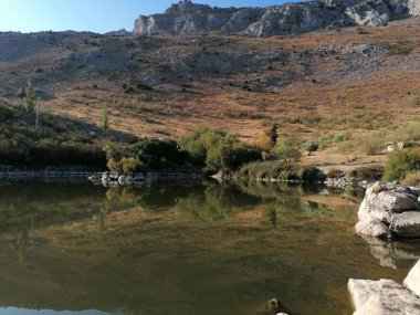 Göldeki serap. El Torcal de Antequera, Malaga, Endülüs, İspanya