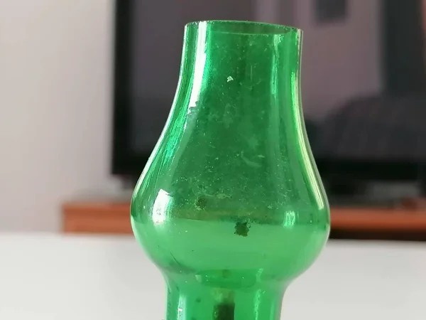 Lâmpada Velha Com Vidro Verde — Fotografia de Stock