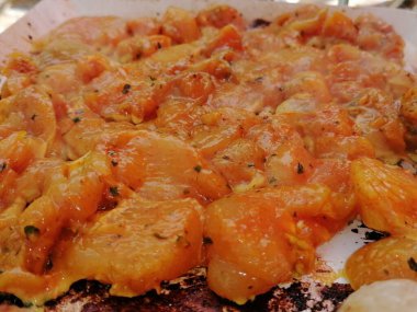  İspanya 'da ızgara tavuk şişi.