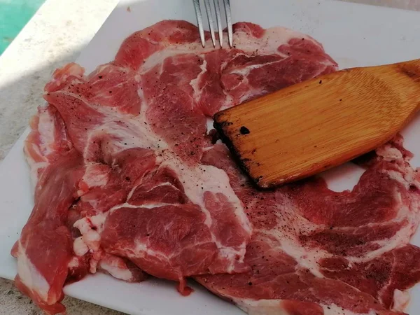 Sappig Varkensvlees Bereid Een Bord — Stockfoto
