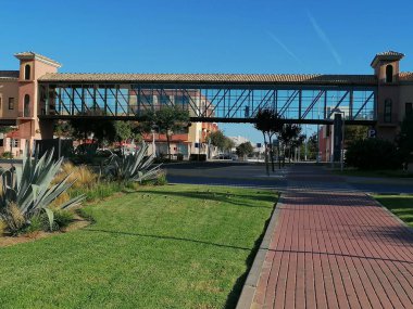 Punta Umbria, İspanya. Punta Umbria, Huelva, İspanya 'daki Barcelo otelinin havuz manzarası.