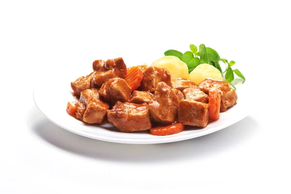 Gulaş, sığır eti güveç patates ile