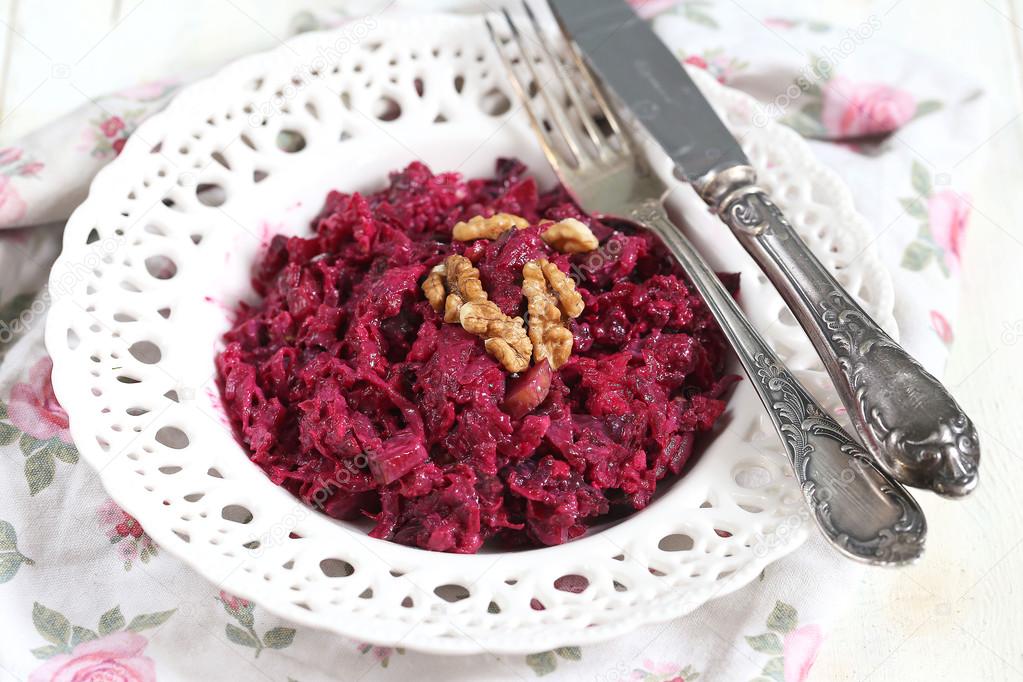 salad with beetroot, cheese and walnuts 