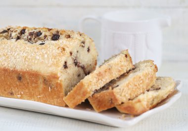 Lezzetli ev yapımı Hindistan cevizli kek çikolata damla 