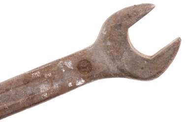 Paslı anahtar parçası. Beyaz arka plan üzerinde izole