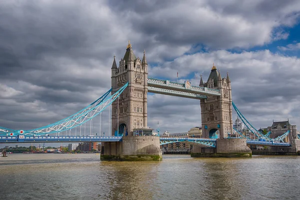 Tower Bridge Londres durante o dia — Fotografia de Stock