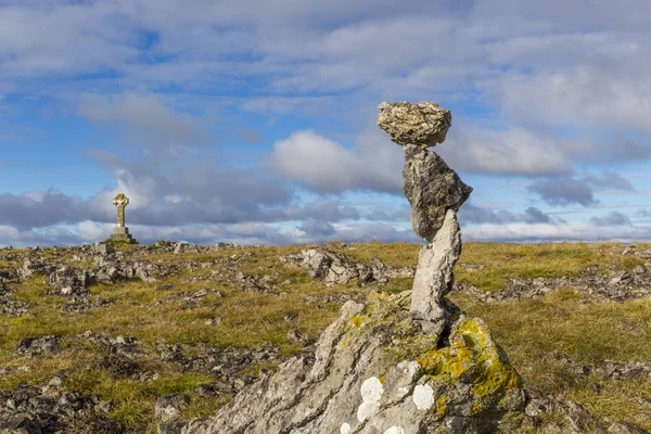 Збалансована скелі на вершині пагорба Beacon, Камбрія — стокове фото