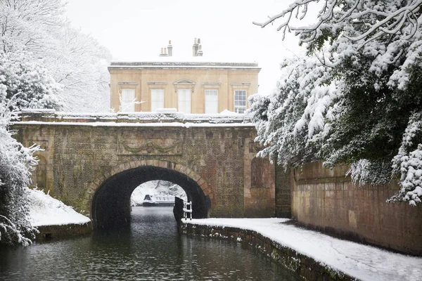 Caída de nieve en Sydney Gardens, Bath — Foto de Stock